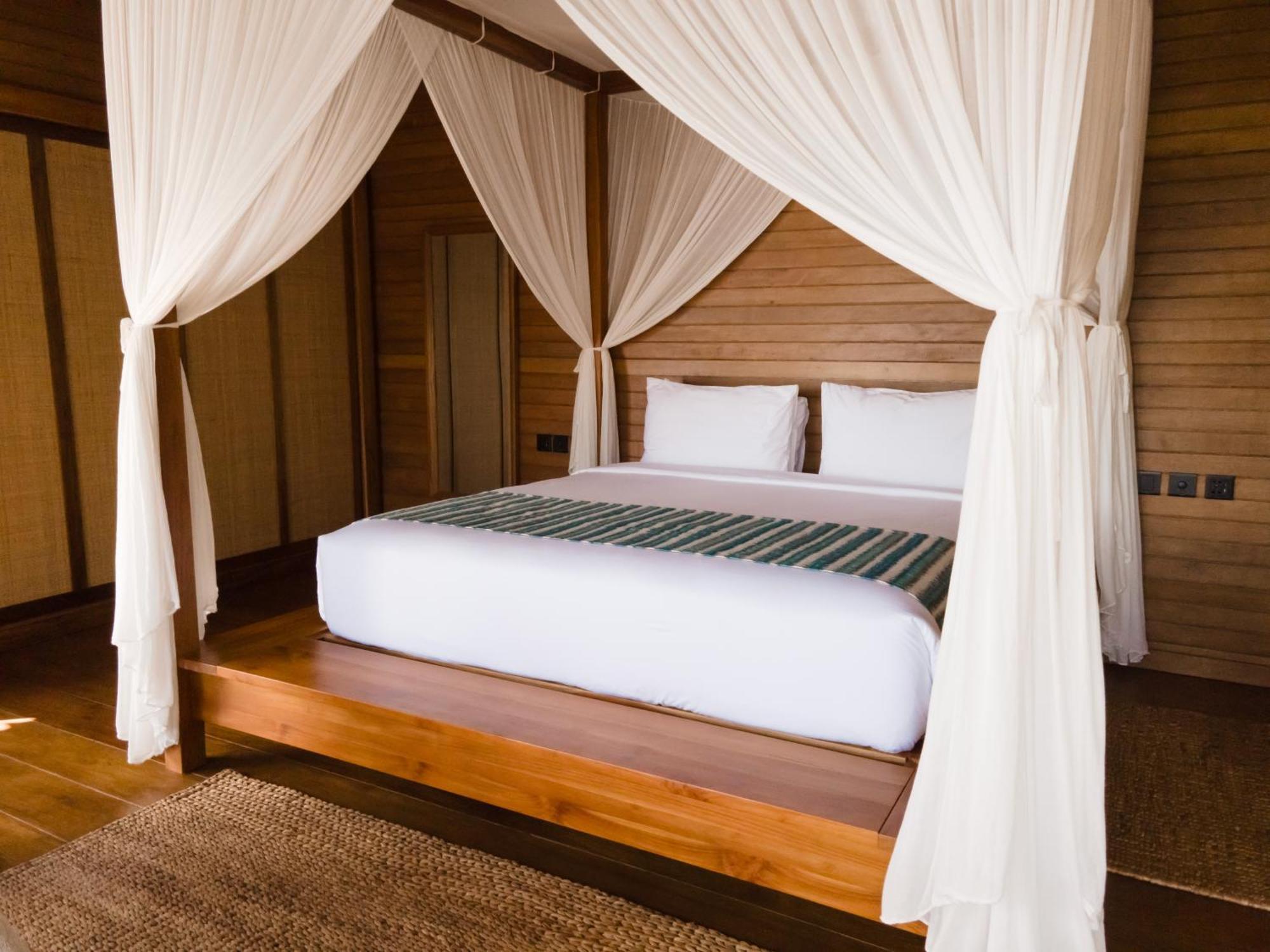 Menjaga Bay Hotel Labuan Bajo Exterior foto