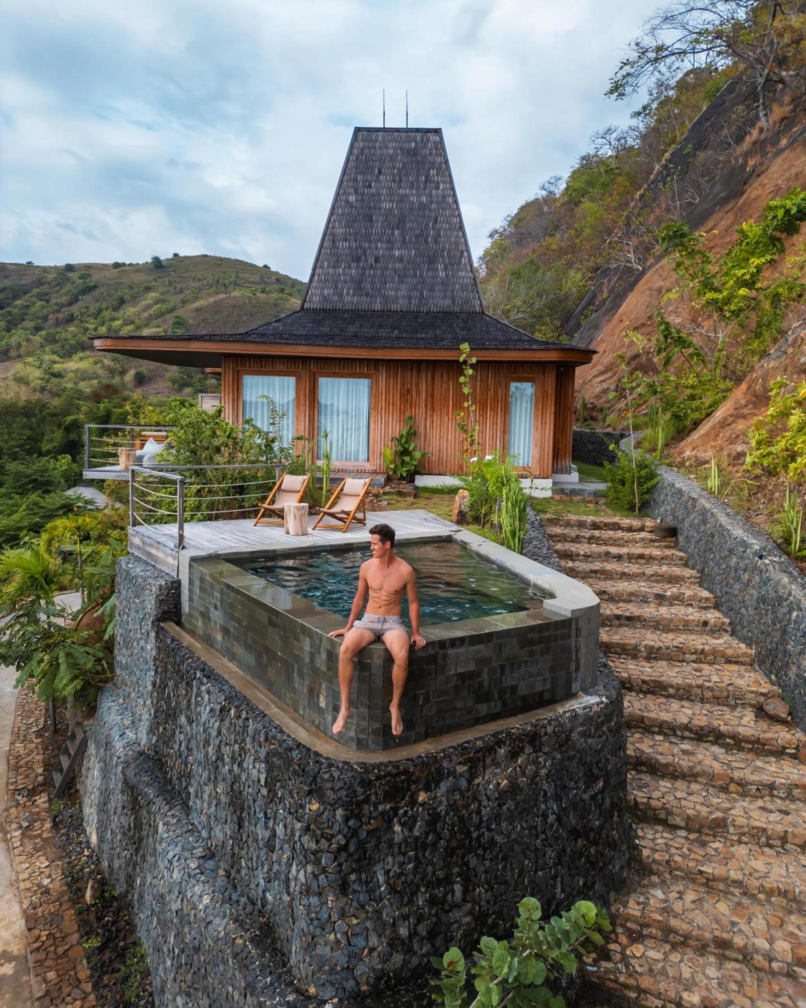 Menjaga Bay Hotel Labuan Bajo Exterior foto